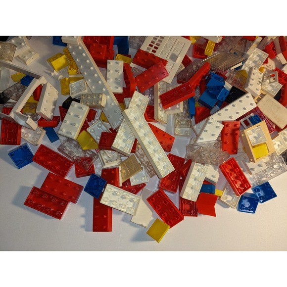 Vintage 1970 Playskool Milton Bradley Plastic Building Bricks - 278 Pieces - Picture 5 of 7
